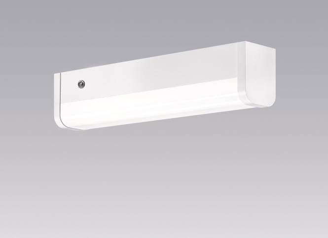 Eine weiße rechteckige LED-Wandleuchte mit glatter Oberfläche, die vor einem einfachen grauen Hintergrund angebracht ist.