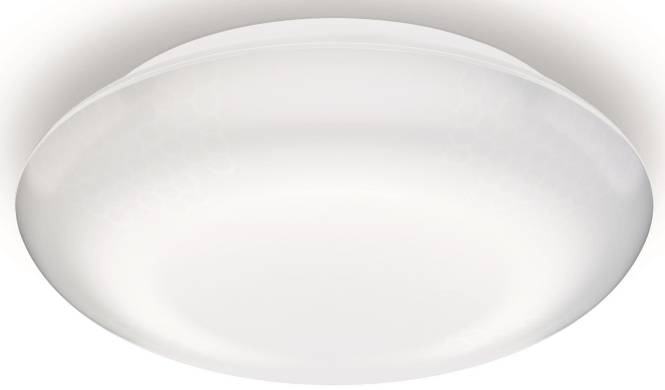 Eine runde, weiße, flache Deckenleuchte mit einem sanften Glanz auf einfachem Hintergrund.