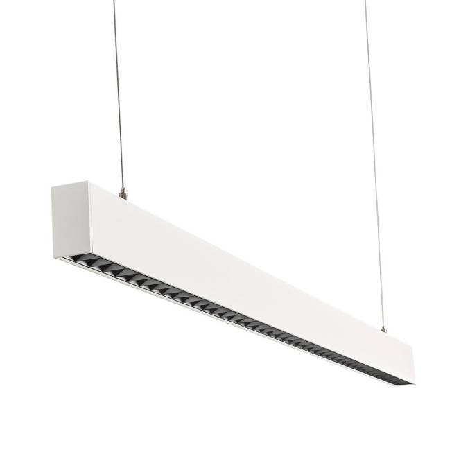 Rechteckige weiße Pendelleuchte, die von zwei Kabeln aufgehängt ist.