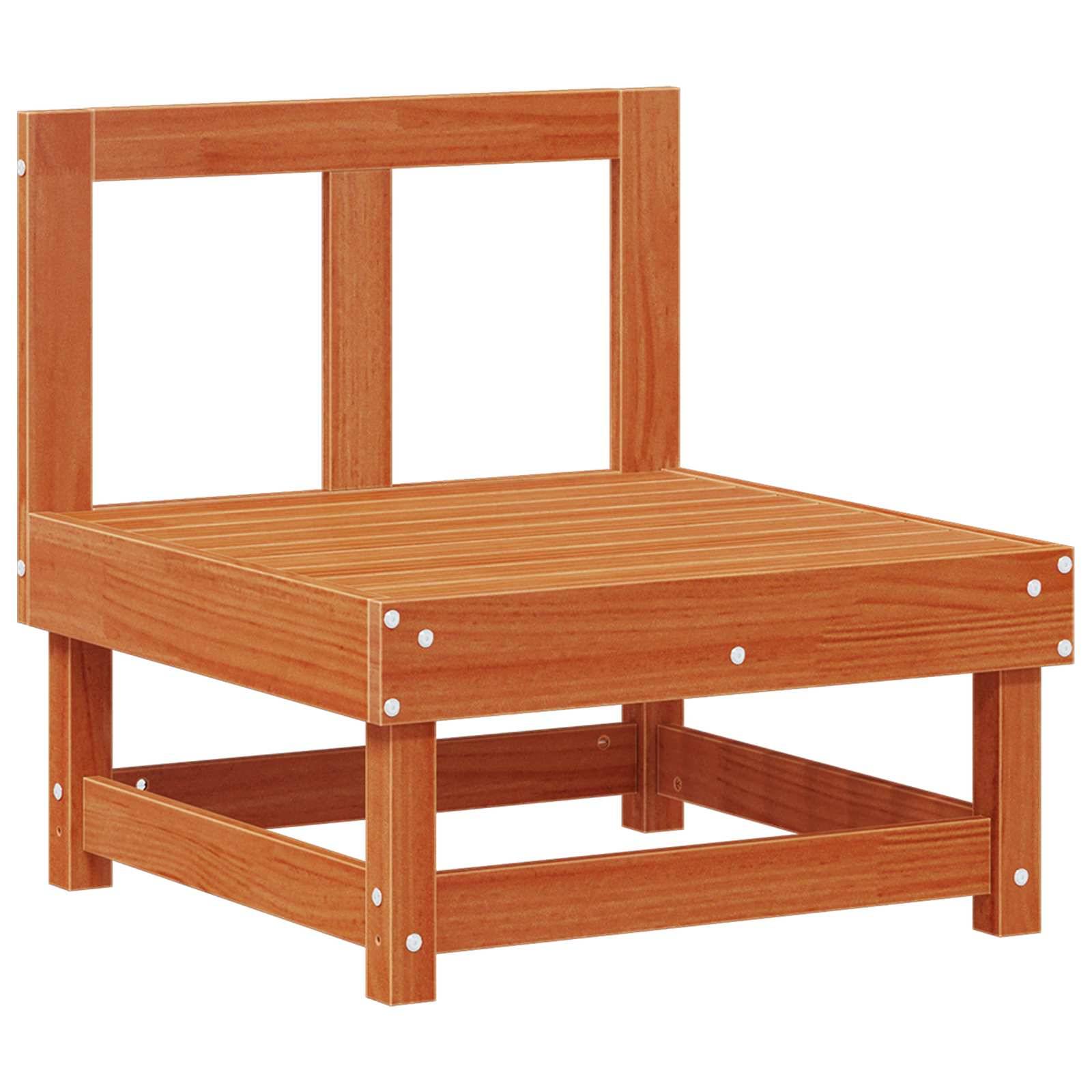 Ein Holzstuhlerahmen mit flacher Sitzfläche und offener Rückenlehne, mit Lamellenmuster und sichtbaren Schrauben an den Verbindungsstellen.
