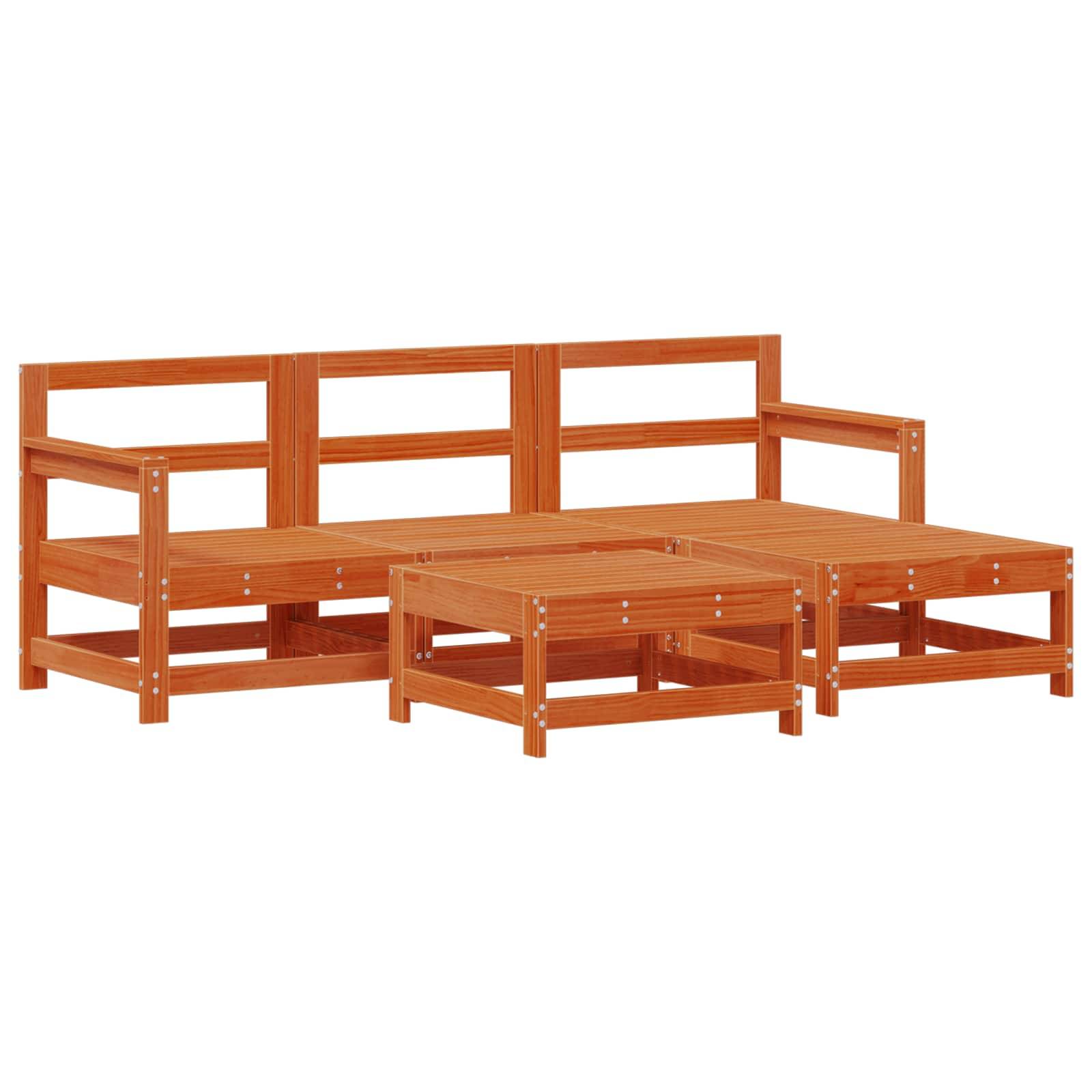 Ein Holz-Gartenmöbel-Set besteht aus einem Sofa und zwei passenden Couchtischen mit einem einfachen, modernen Design und klaren Linien.
