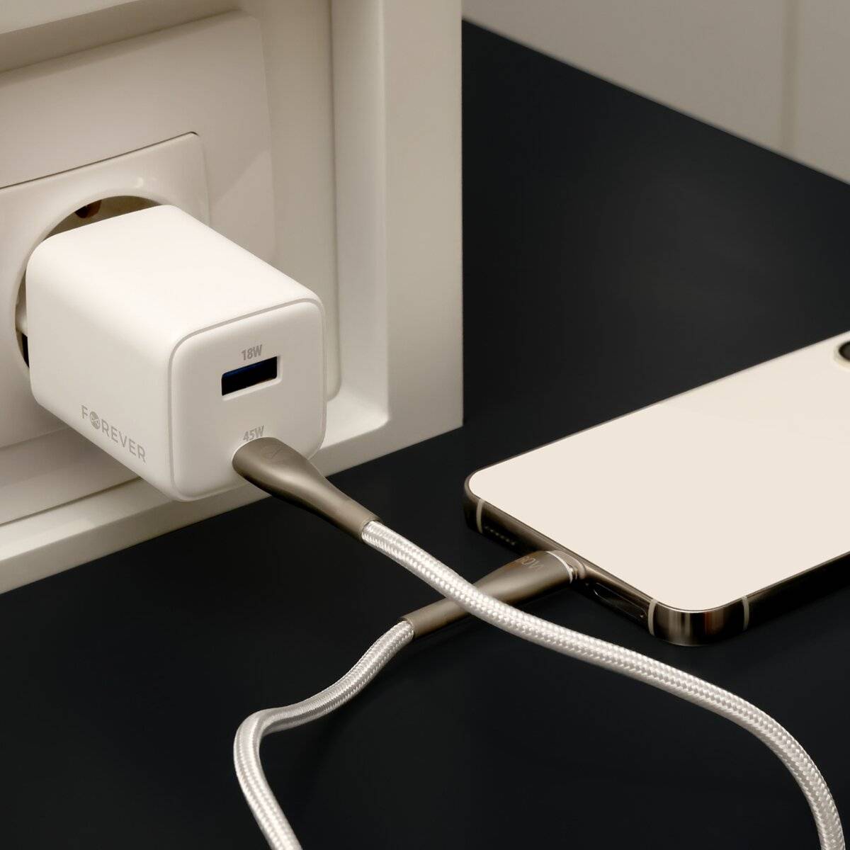 Forever TC-08 GaN Schnellladegerät 45W mit USB-C und USB-A  Weiß