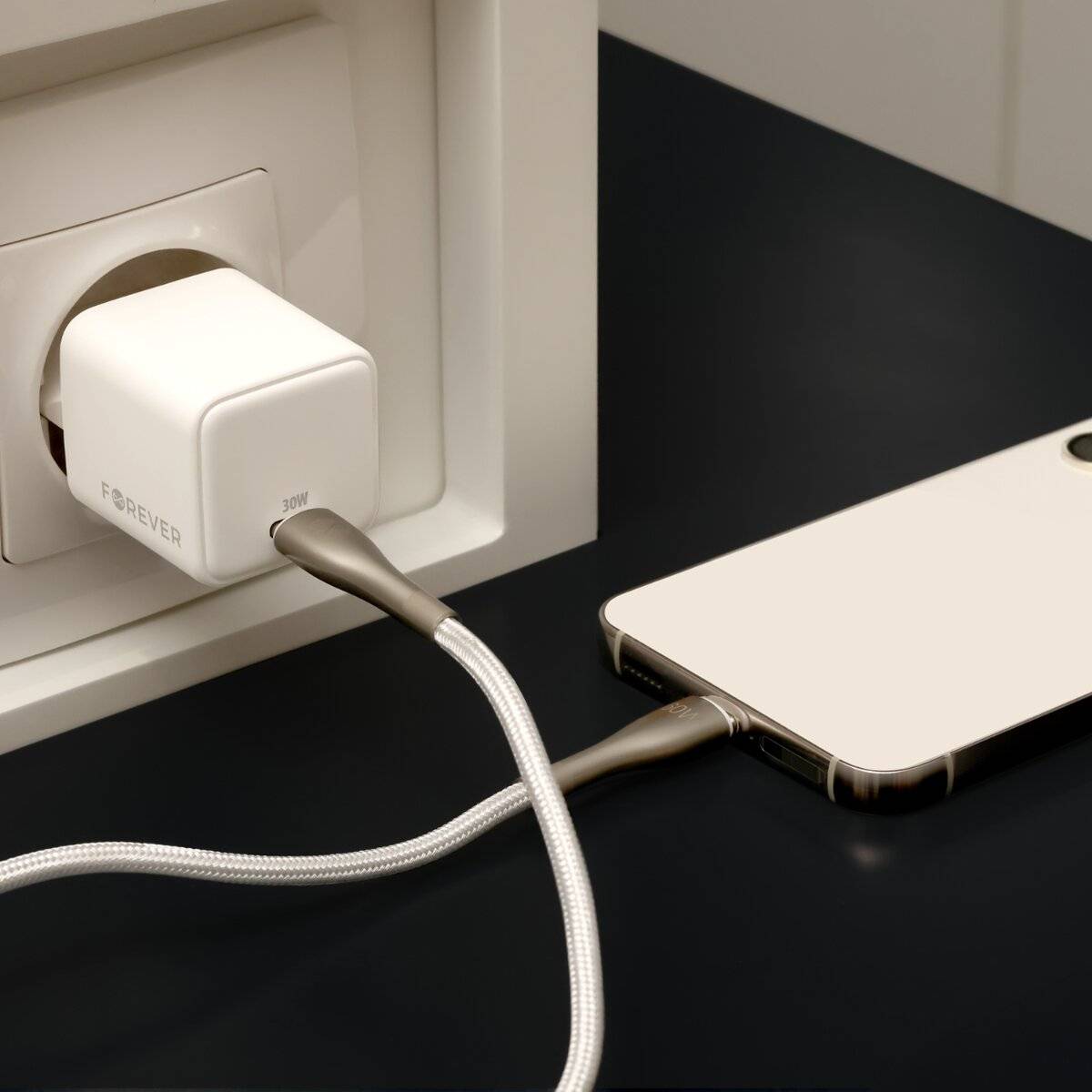 Forever TC-08 GaN Schnellladegerät 30W USB-C Power Delivery  Weiß