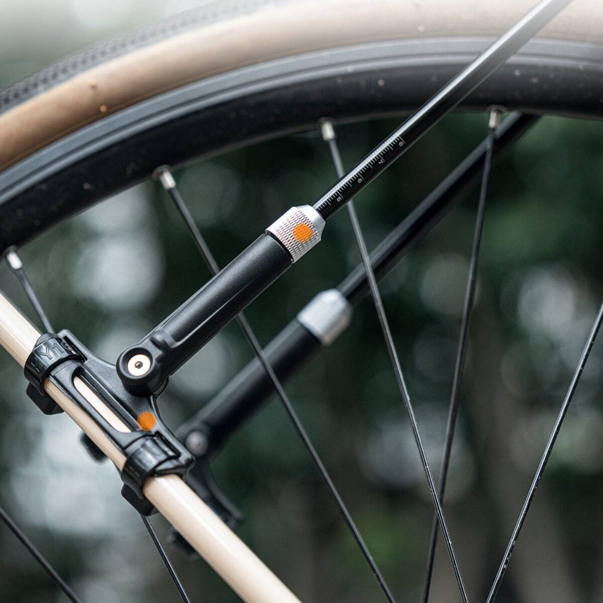 Wozinsky WBR-01 universelles Fahrradschutzblech verstellbar 2832 cm Schwarz