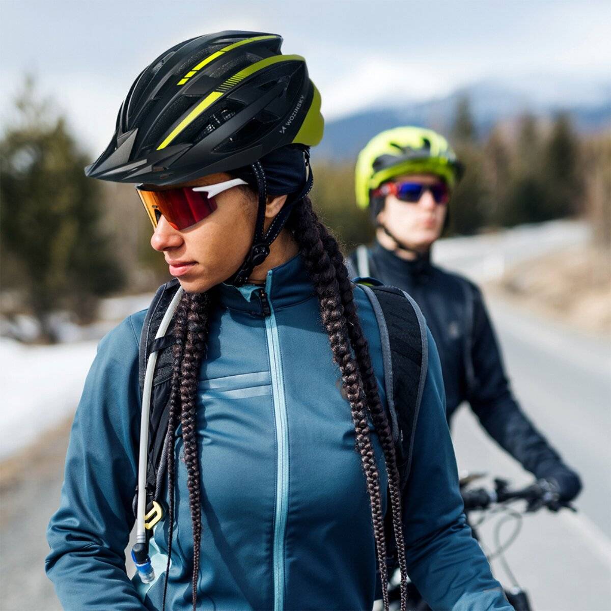 MTB Fahrradhelm mit Visier und USB LED Rücklicht verstellbar Größe M Schwarz Gelb