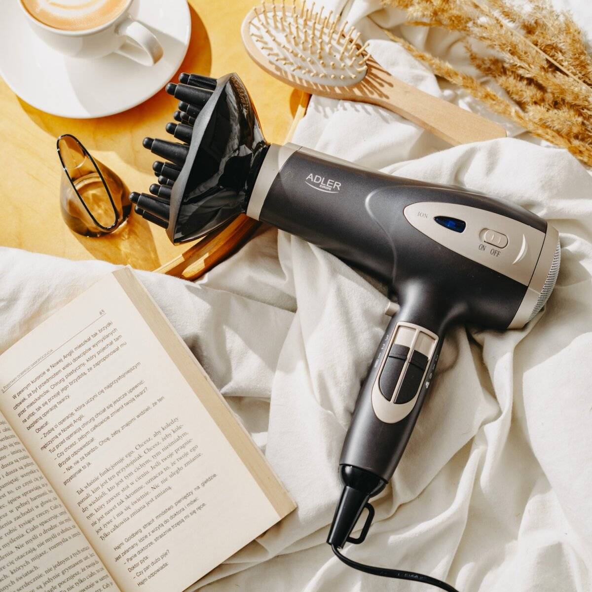 Adler AD 2248 Haartrockner in Champangergrau, 2400 W mit 3 Temperaturstufen