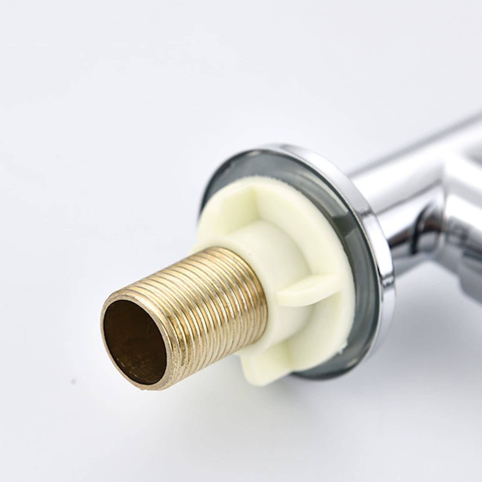 Einfacher Kaltwasserhahn in geschwungener Form