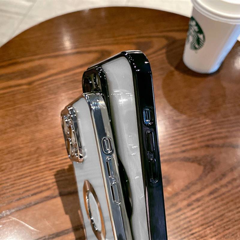 Handyhülle mit Kameraobjektivabdeckung Silver iPhone 14