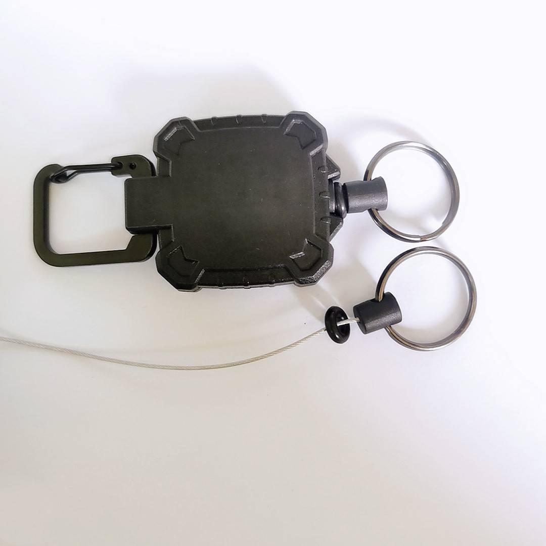 Einziehbarer Edelstahl-Schlüsselanhänger mit robustem Karabiner Black