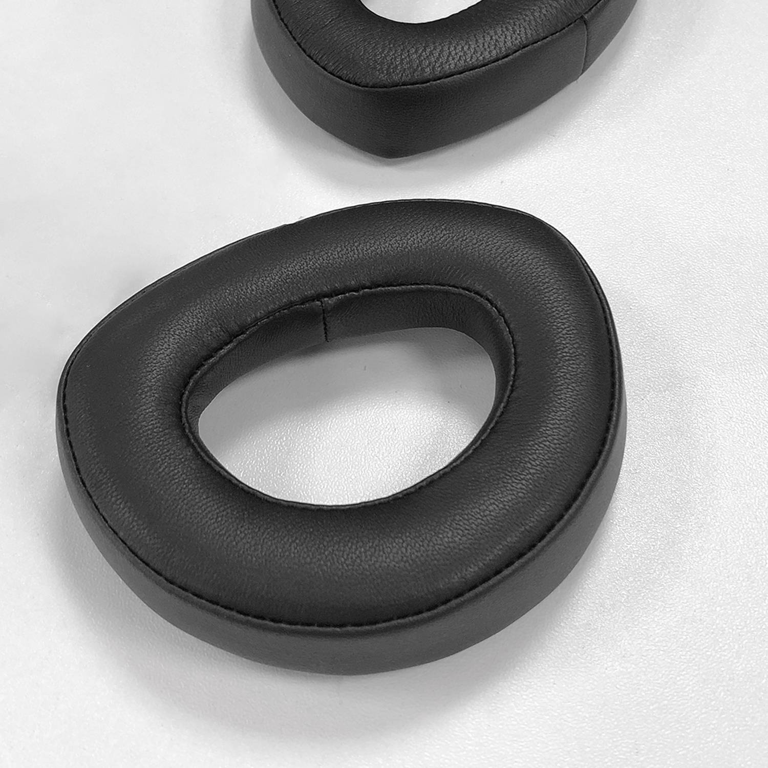 Schaffell-Ohrpolster für Sennheiser HD700 - 1 Paar Black