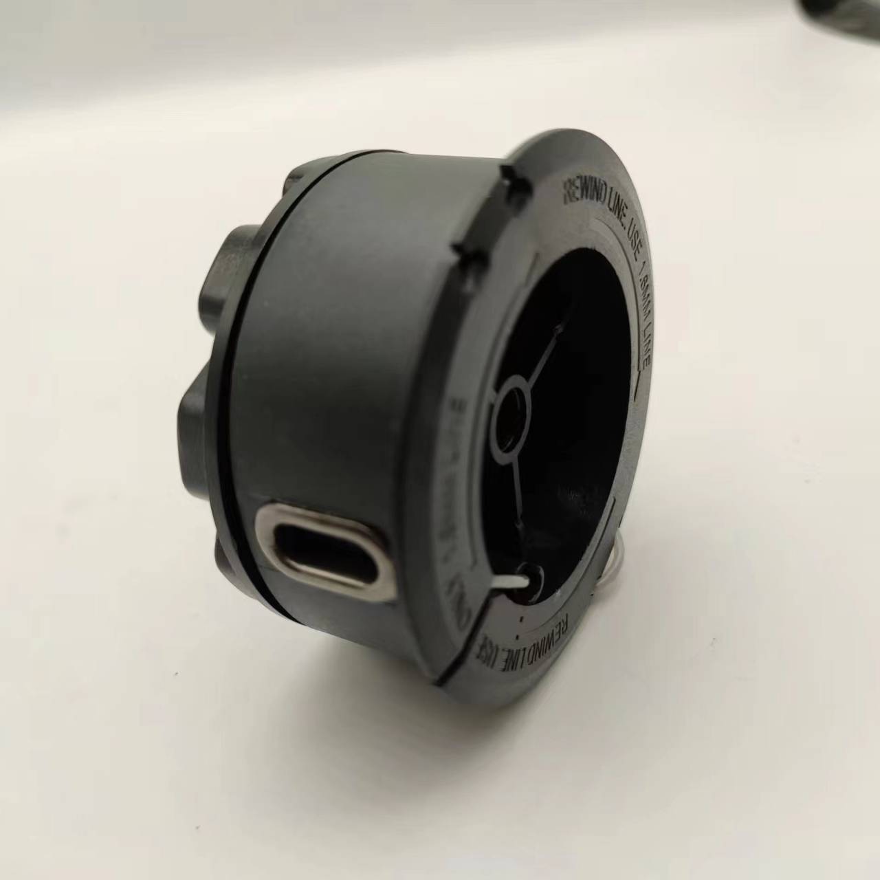 Ersatz-Spulenkappe mit Trimmerfaden für Bosch Universal GrassCut 18-26 Black