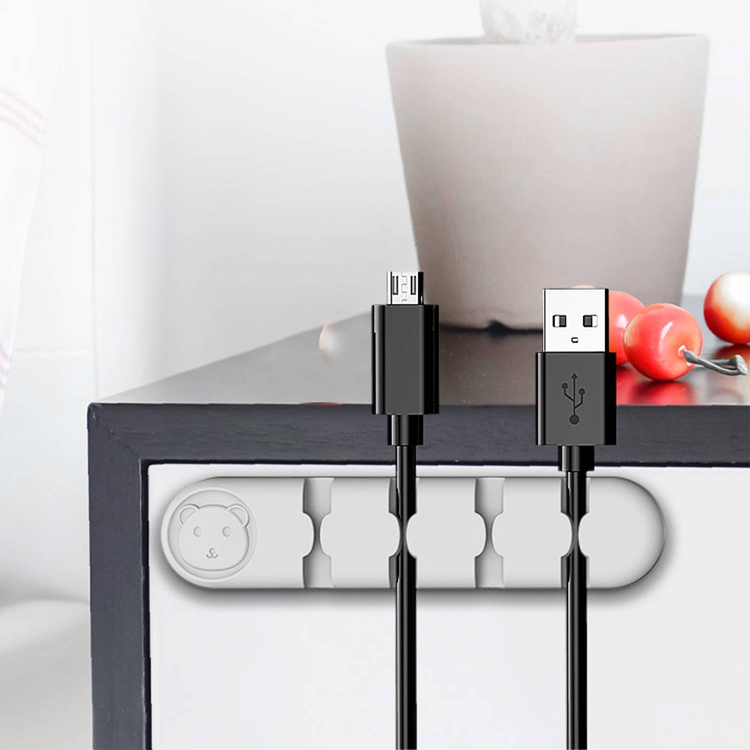 Selbstklebender Kabelhalter / Kabelverteiler mit 6 Schlitzen White