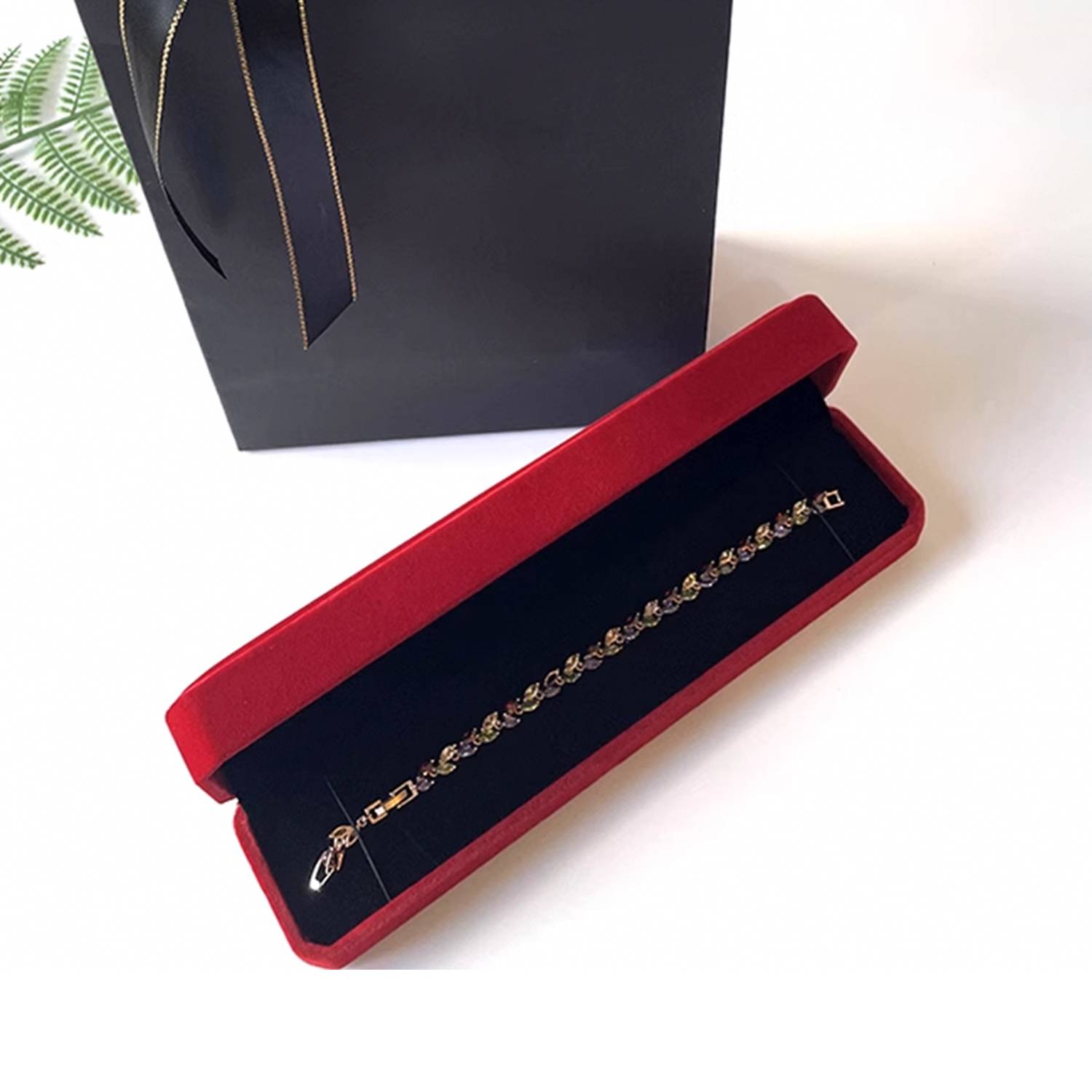 Schmuckschatulle für Halsketten und Armbänder DarkRed