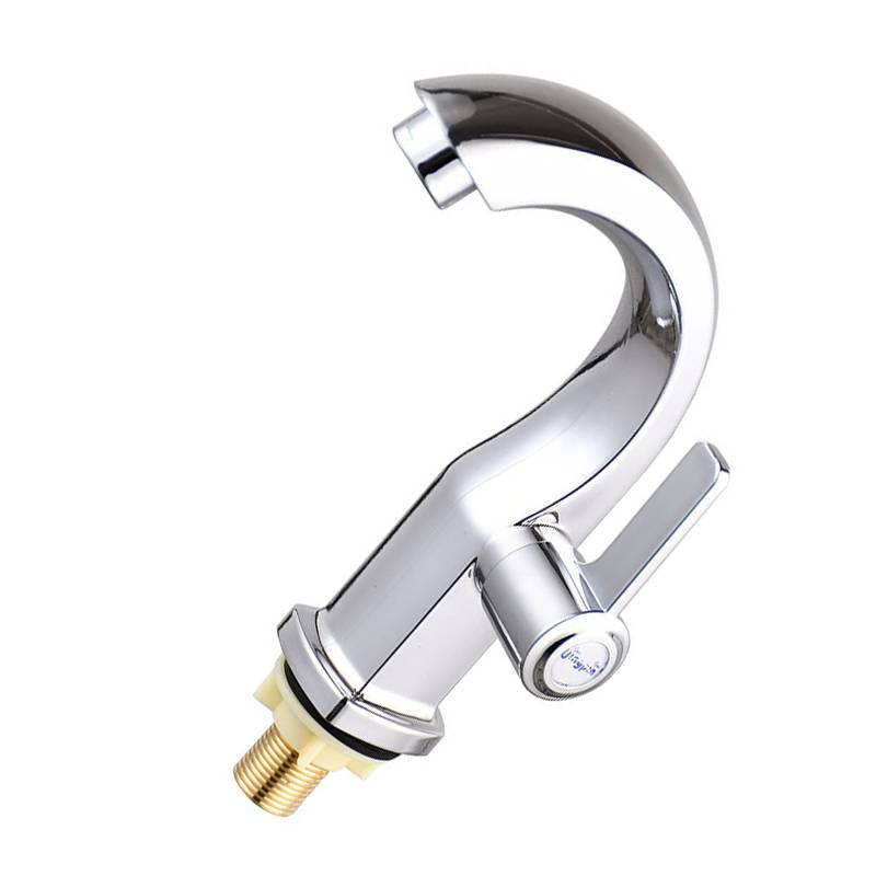 Einzelner Kaltwasserhahn: Quadratischer, mondförmiger Auslauf mit eingebautem Kupferventilkern