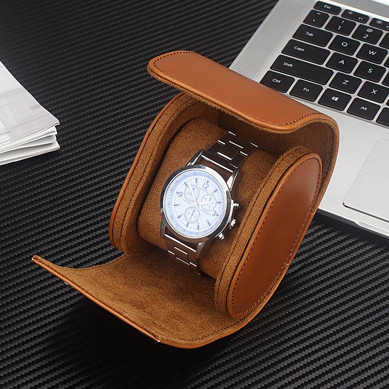 Elegante Uhrenbox aus zur Aufbewahrung und für unterwegs Brown