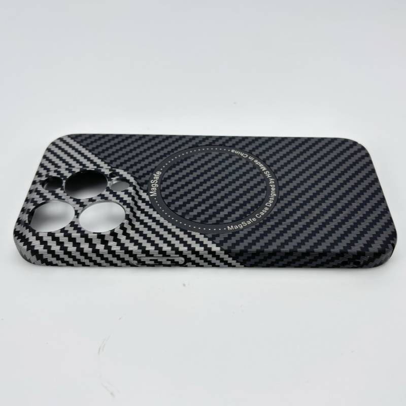 Ultradünne Carbonfaser MagSafe Hülle kompatibel mit iPhone 15 Pro - Leicht & Schützend iPhone 15 Pro
