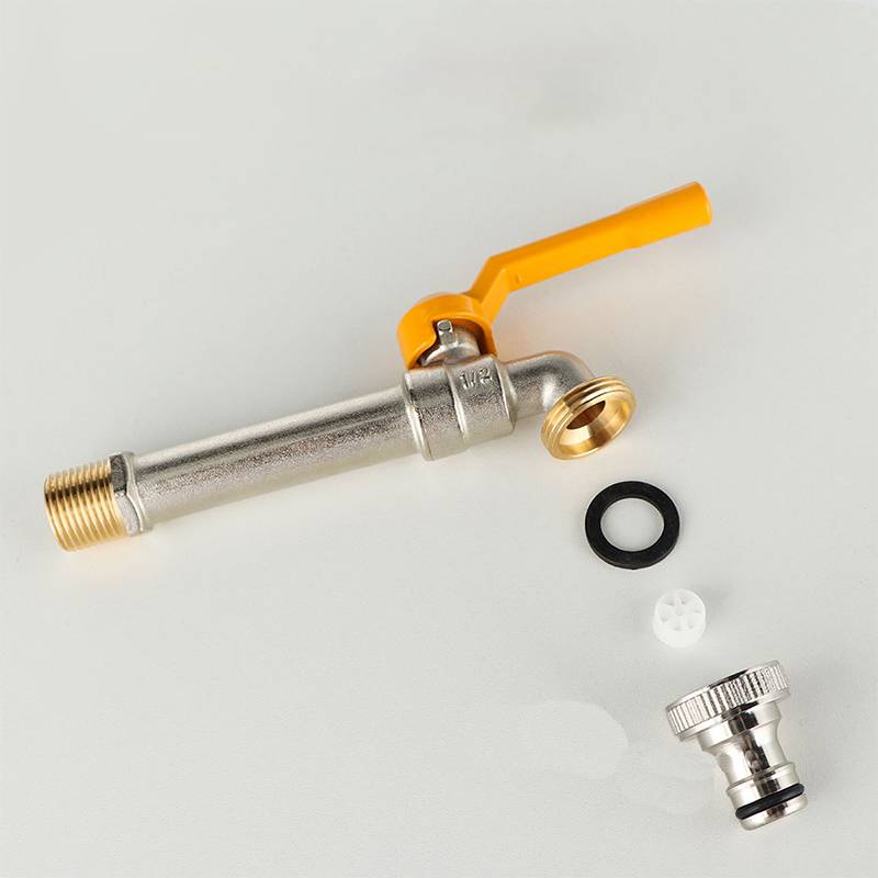 Verlängerter Messing-Gartenauslaufhahn mit gelbem Aluminiumgriff