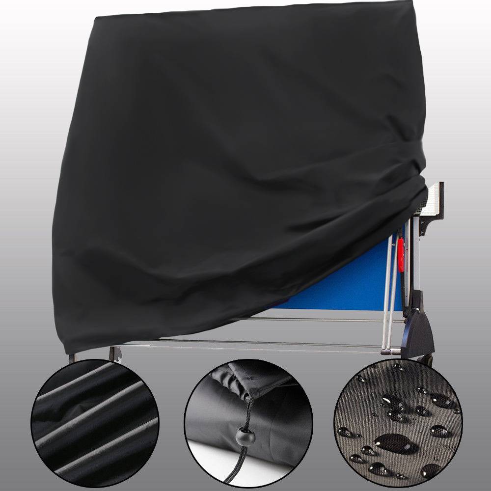 Schwarze Schutzhaube für einen Tischtennistisch mit Nahaufnahmen, die Stofftextur, Befestigungsdetails und Wassertropfen zeigen, die die wasserdichte Eigenschaft demonstrieren.