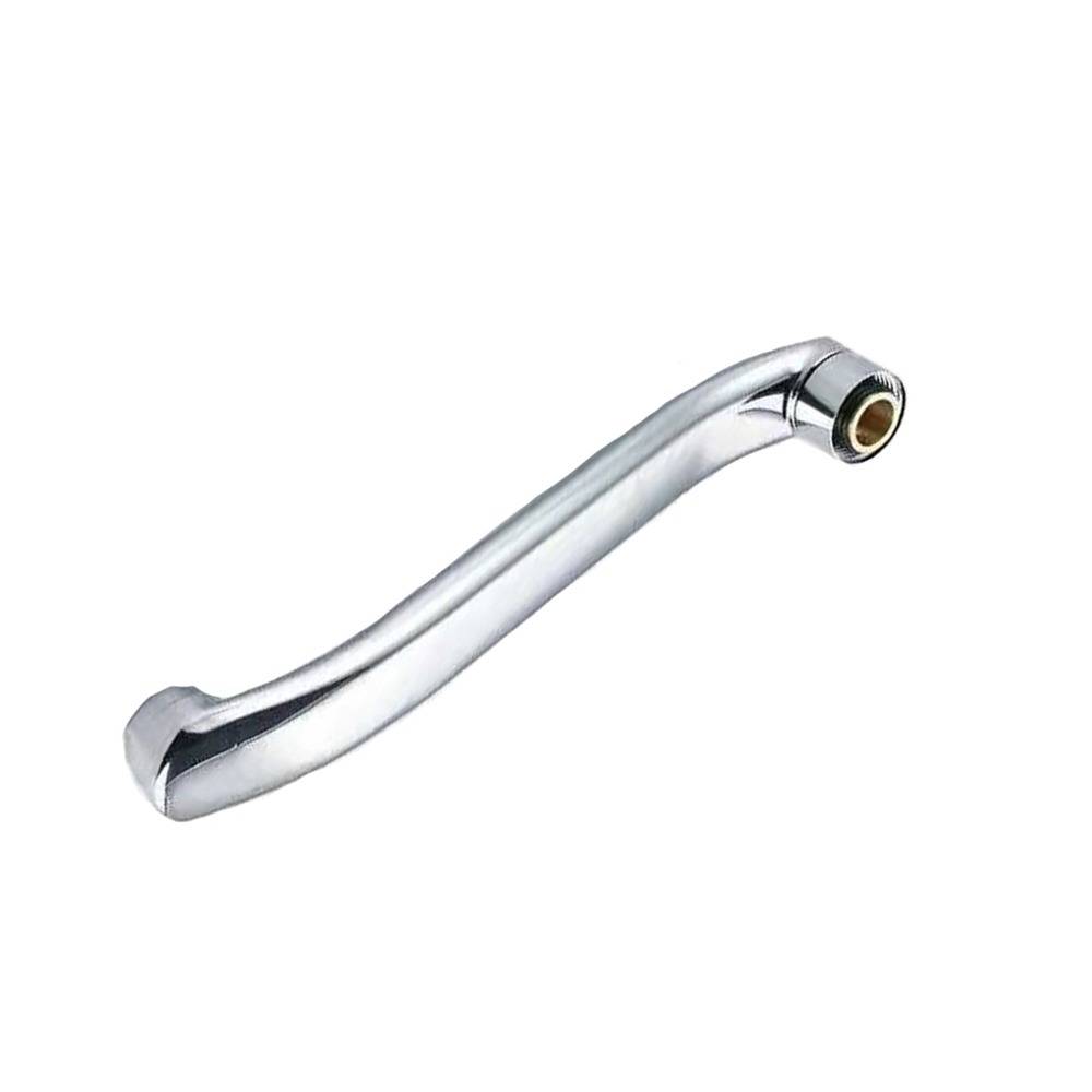 Ein schlanker, glänzender Metallauslauf mit geschwungenem Design.