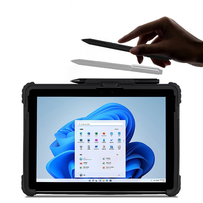 Ein robustes Tablet mit einem Stift wird gezeigt, das einen Windows-Interface-Bildschirm anzeigt. Eine Hand schwebt darüber und hält einen weiteren Stift.