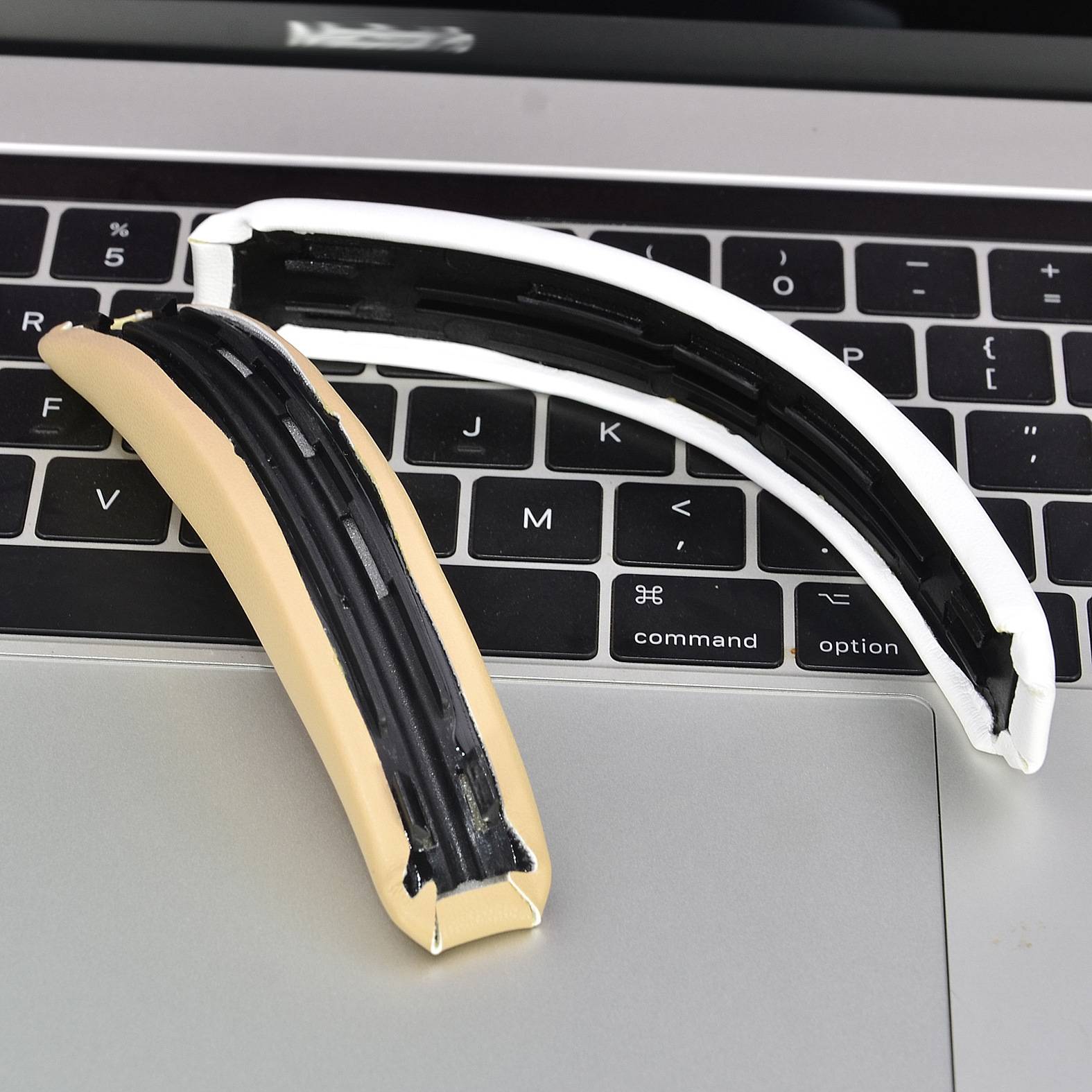 Weißes Kopfbügel-Schnallenmodell, geeignet für Bose QuietComfort 25 (QC25) SoundLink AE2