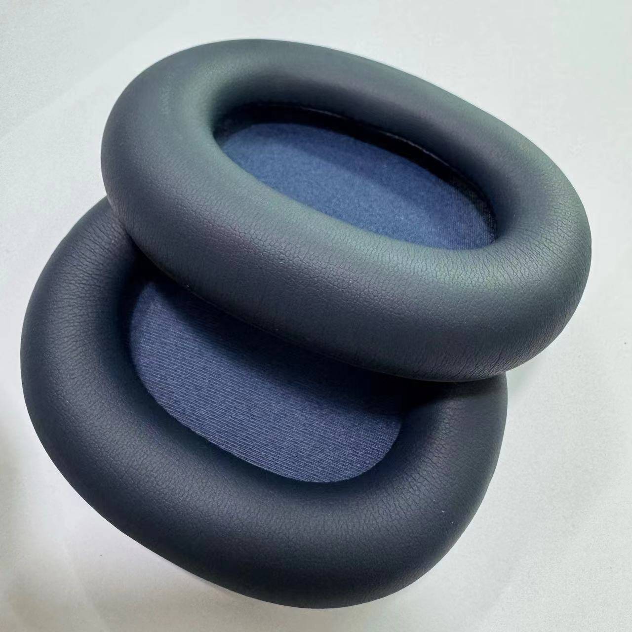 Blaue Proteinleder-Ohrpolster als Ersatz, kompatibel mit SONY WH-1000XM6 (2 Stück)