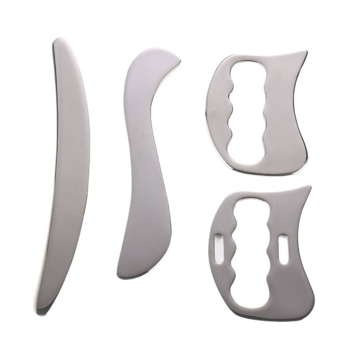 Vier Edelstahl-Gua-Sha-Werkzeuge mit jeweils einzigartiger Form, die zur therapeutischen Massage zur Linderung von Muskelverspannungen und zur Verbesserung der Durchblutung verwendet werden.