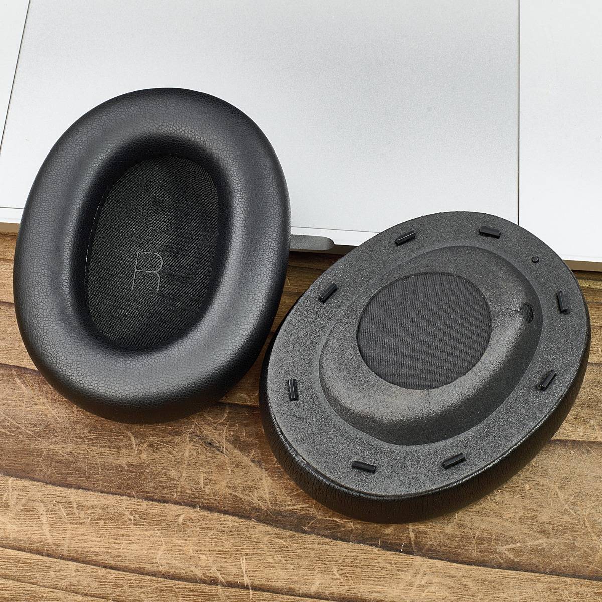 Ersatz-Ohrpolster kompatibel mit JBL Tour One M3 Kopfhörern – Premium Proteinleder & Memory Foam (2 Stk.) Black