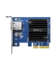 Eine Computernetzwerkkarte mit einer blauen Leiterplatte und einem Kühlventilator. Sie verfügt über Anschlussports und PCIe-Stecker zur Installation.