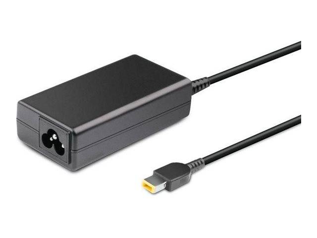 Schwarzer Stromadapter mit Kabel und USB-C-Stecker auf weißem Hintergrund.