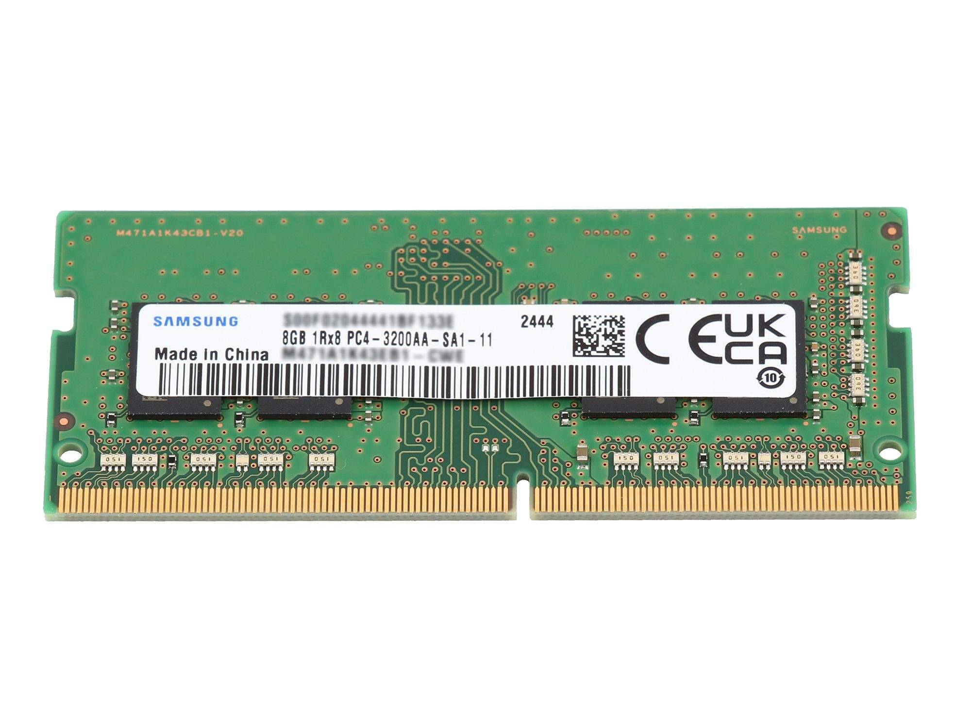 Samsung-RAM-Speichermodul, mit der Bezeichnung 8GB 1Rx8 PC4-3200AA-SA1-11, gezeigt auf einer grünen Leiterplatte.
