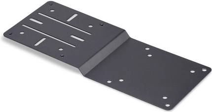 Eine schwarze Metallhalterung mit mehreren gebohrten Löchern und Schlitzen, die zum Montieren oder Unterstützen von strukturellen oder elektronischen Komponenten entwickelt wurde.