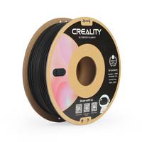 Eine Spule schwarzes Creality 3D-Druckfilament mit einem schwarzen und goldenen Etikett auf weißem Hintergrund.