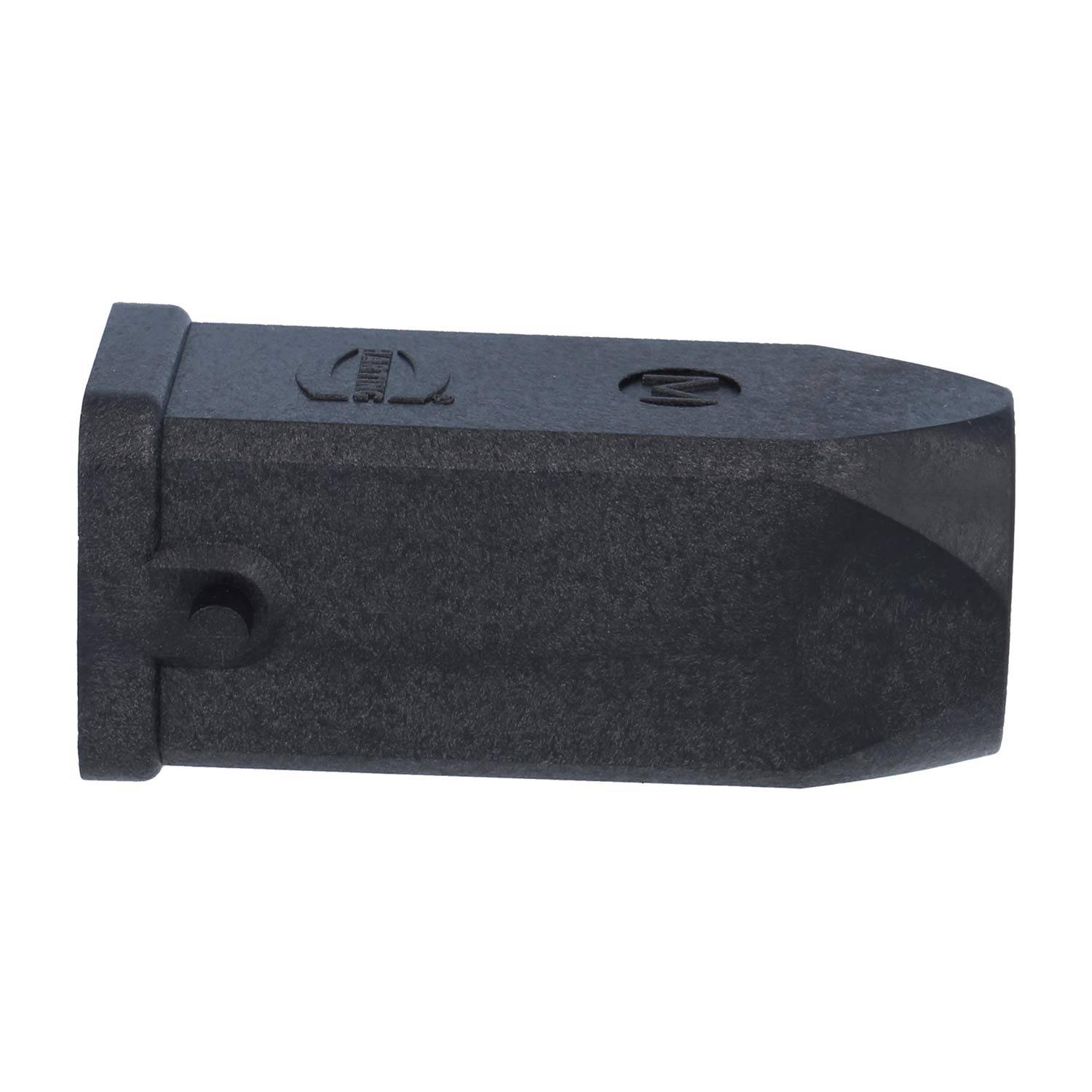 Schwarzer Kunststoff-Ladestecker-Adapter mit rechteckigem Gehäuse und abgerundeten Ende, isoliert auf weißem Hintergrund dargestellt.
