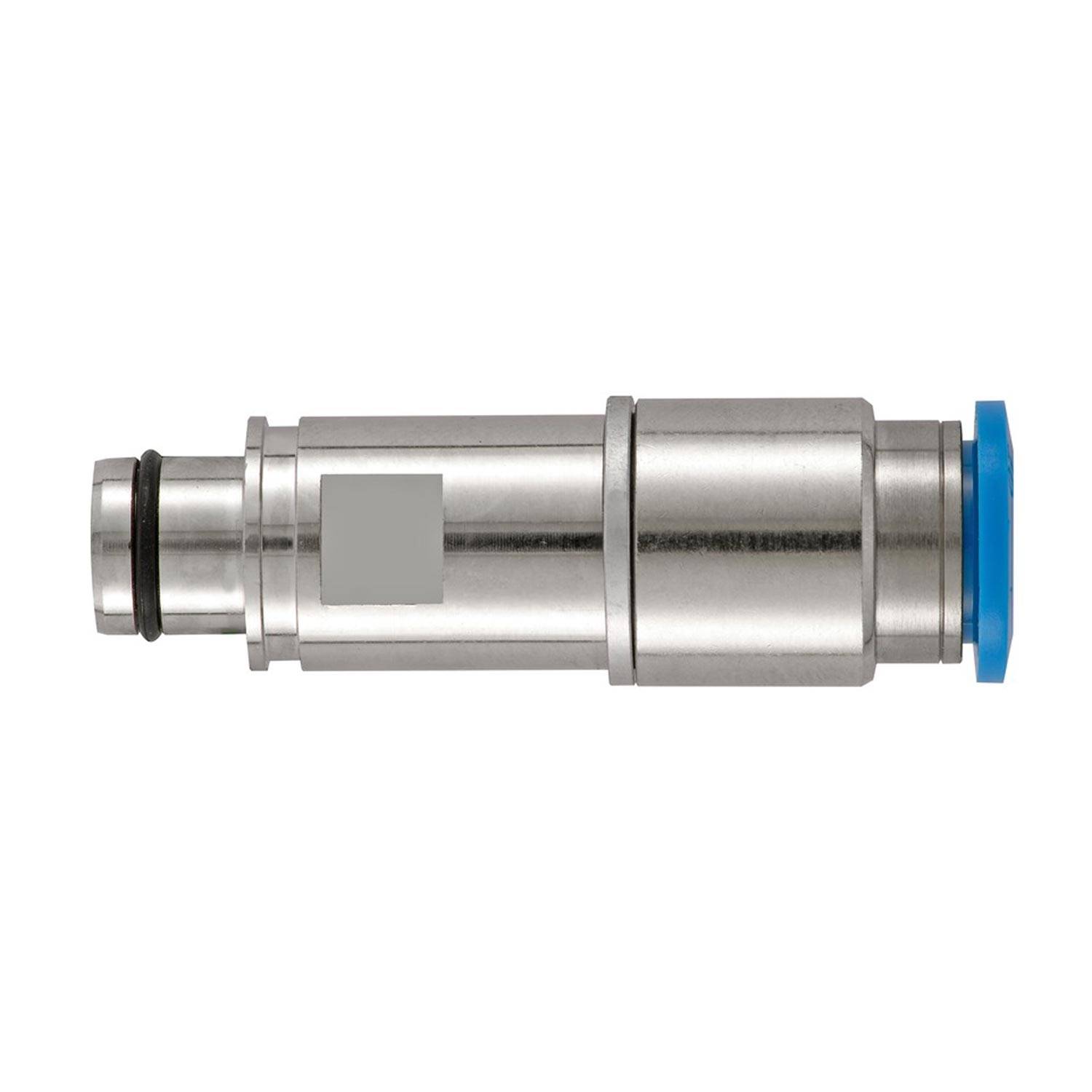 Nahaufnahme einer metallischen zylindrischen mechanischen Komponente mit einem schwarzen O-Ring an einem Ende und einer blauen Kappe am anderen Ende, isoliert auf weiß.