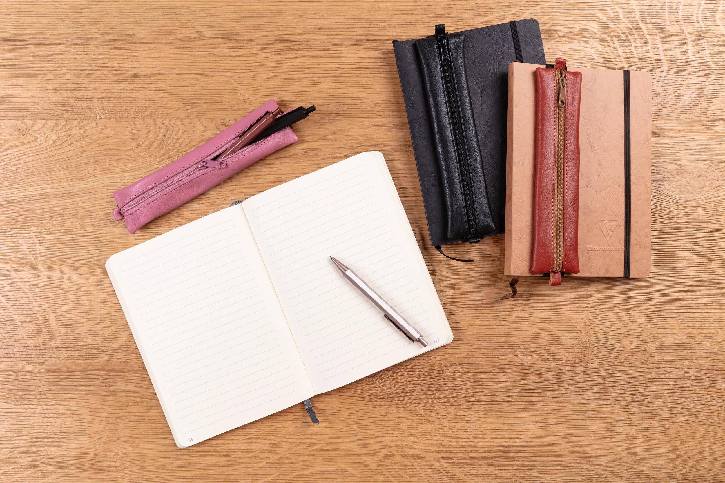 Clairefontaine Set Nomaddict, Notizbuch A5 DOT + Federmäppchen, schwarz 793438C