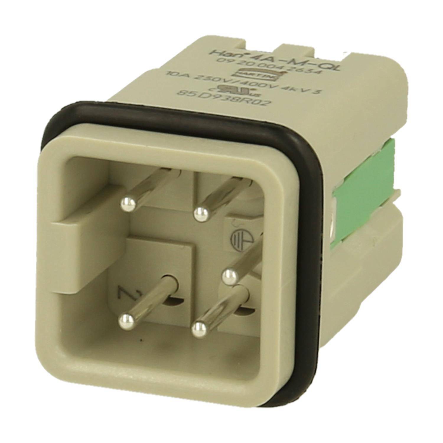 Nahaufnahme eines quadratischen 4-poligen elektrischen Relais oder Steckverbinder-Moduls mit Metallstiften, beige Gehäuse und schwarzer Dichtung.