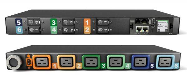 Stromverteilungseinheiten (PDUs) mit vier gekennzeichneten Steckdosen (1-4) in verschiedenen Farben und Ein-/Ausschaltern, die zur Verwaltung der elektrischen Stromversorgung verwendet werden.