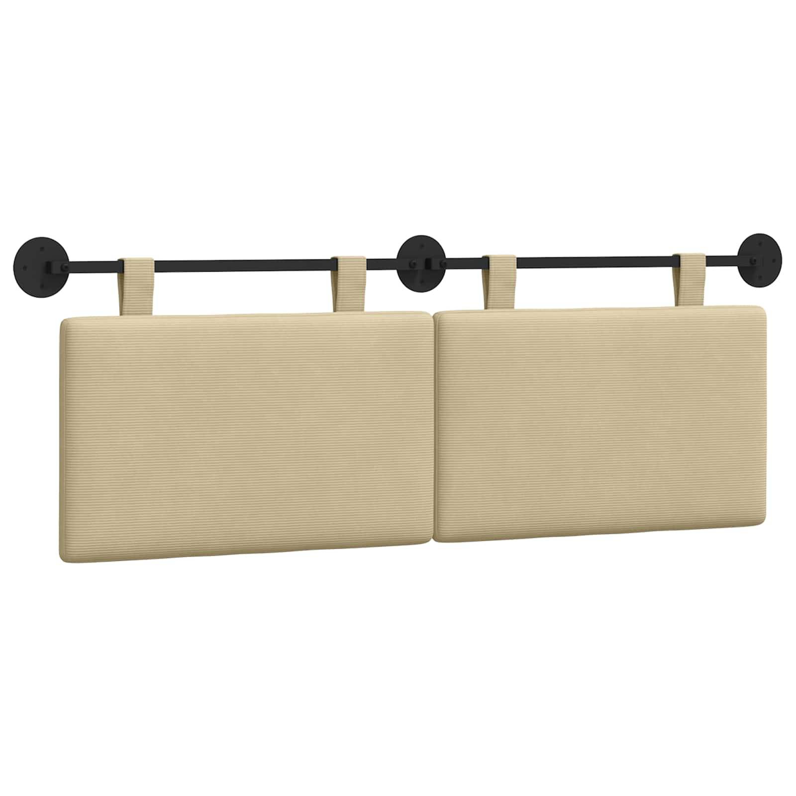 Zwei beige, rechteckige Kissen hängen nebeneinander an einer schwarzen Metallstange, mit schwarzen kreisförmigen Wandhalterungen an jedem Ende.