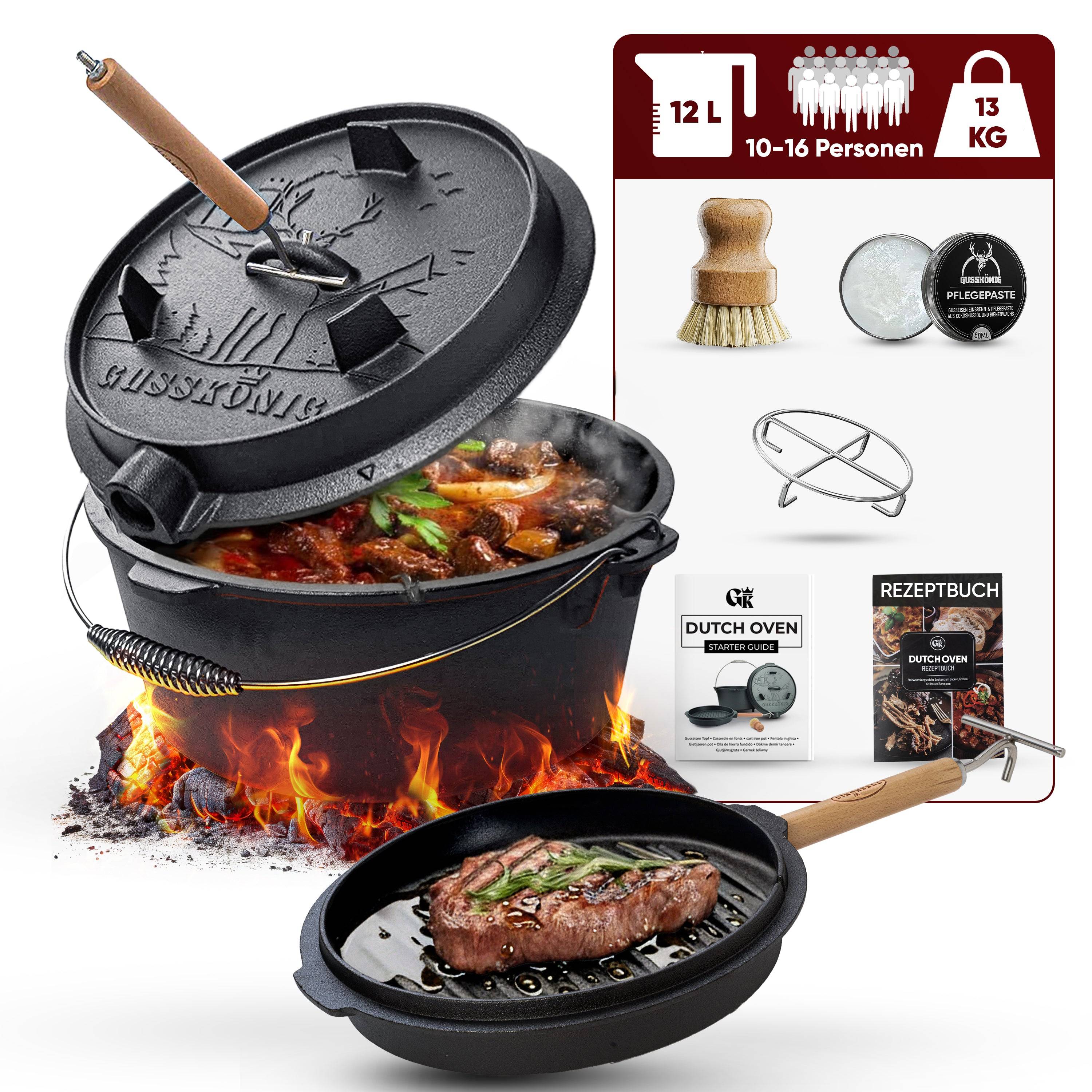 Ein schwarzer gusseiserner Topf auf einem Feuer mit Eintopf; eine Pfanne mit Steak im Vordergrund. Beinhaltet Zubehör und Rezepte für 10-16 Personen.