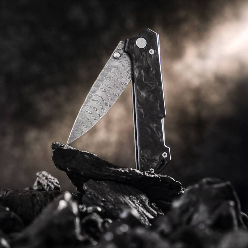 Böker Damast Jahresmesser 2026 - Kohlefaserschwarz