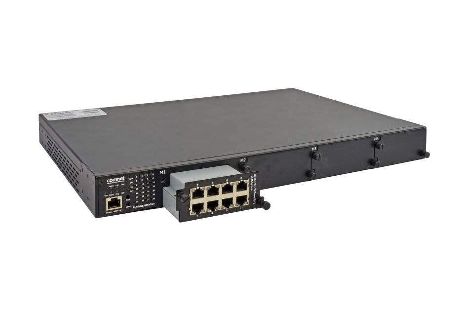 Rack-montierbarer Netzwerk-Switch mit acht Ethernet-Anschlüssen auf der Vorderseite und einem kleinen Bedienfeld, dargestellt auf weißem Hintergrund.
