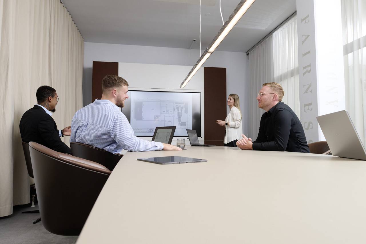 galneoscreen 86i A11 EDLA (86 Zoll) das interaktive Whiteboard in elegantem Schwarz inkl. Wandhalterung