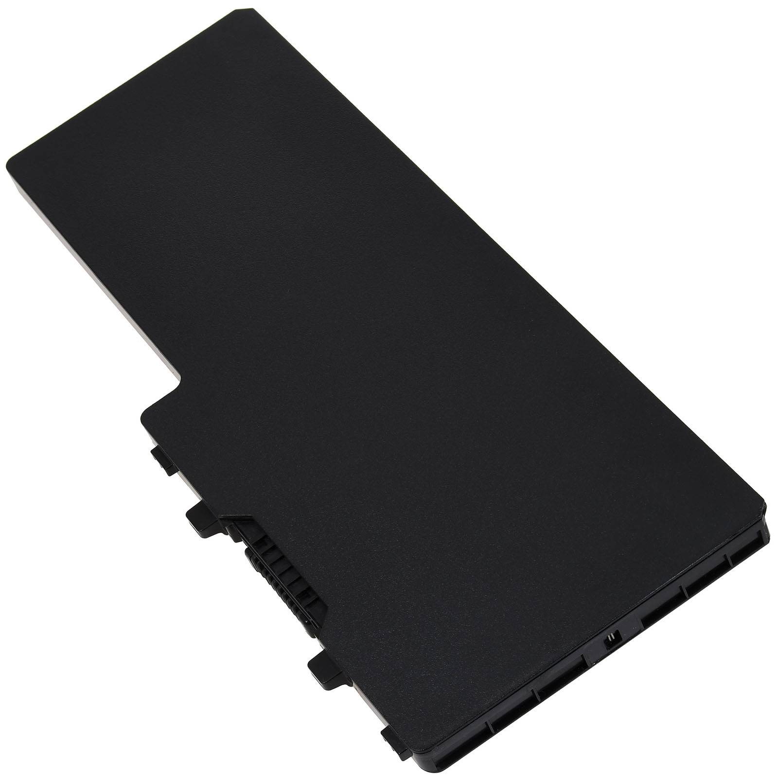 Ein schwarzer rechteckiger Laptop-Akku mit Steckerkontakten an der Seite, geeignet für ein bestimmtes Laptop-Modell, von oben in einem Winkel betrachtet.