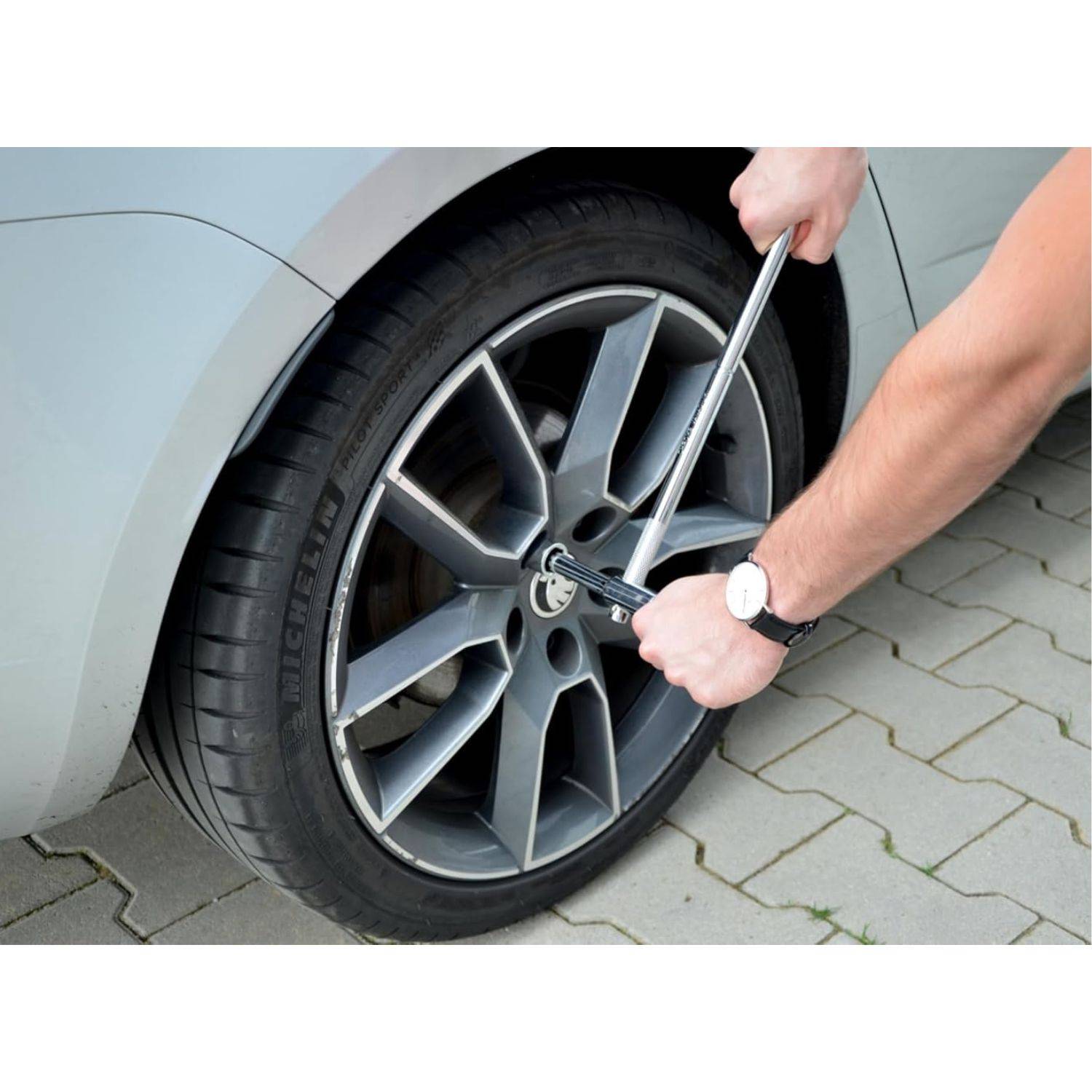 Radmutternschlüssel mit Stecknüssen + Tasche