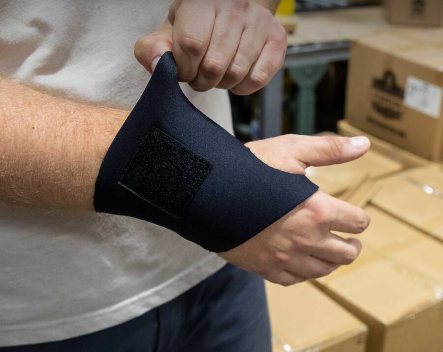 Handgelenkbandage Neopren 16614 Größe L Umfang 18 - 20 cm (schmalste Stelle)