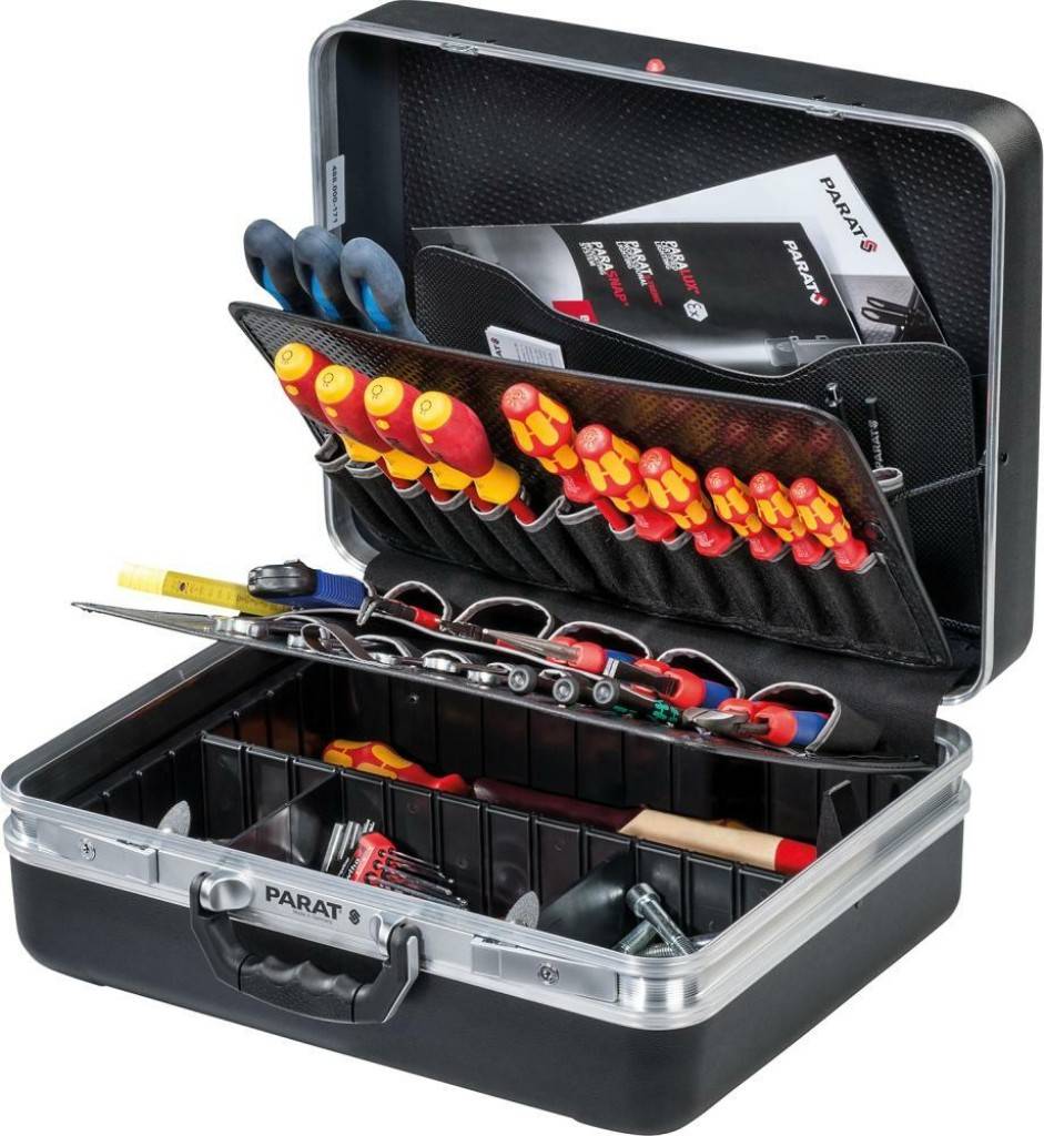Werkzeugkoffer CLASSIC Kofferschale aus X-ABS-Kunststoff, schwarz Verschleißfest und feuchtigkeitsbeständig Verzinkte und arretierte Metall