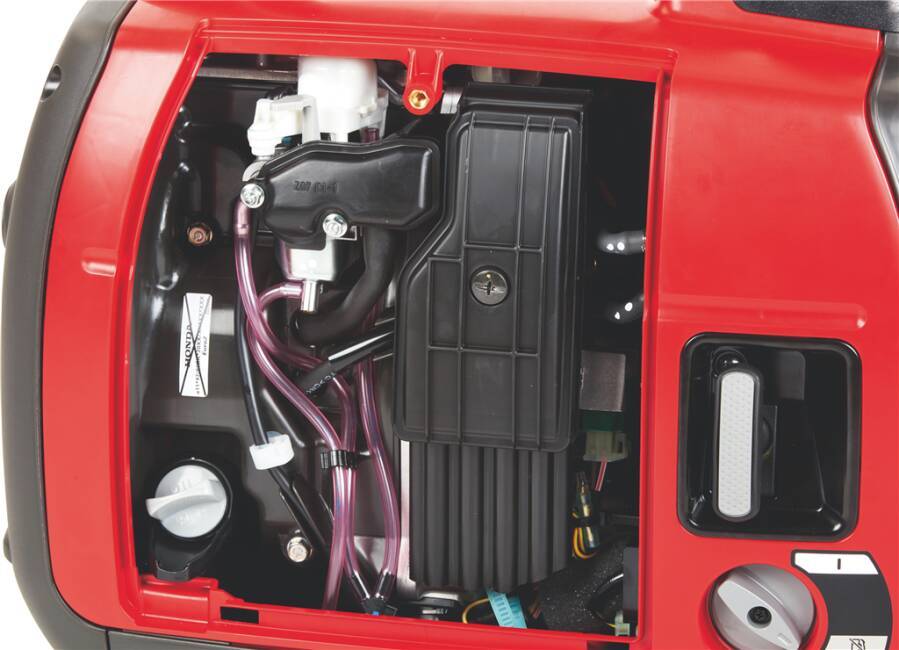 Stromerzeuger EU 22i 830698 Leistung max./Dauer 2,2 / 1,8 kW Stromstärke (Überlast) 7,8 A Motor GXR 120 Schutzklasse IP