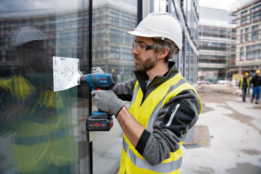 Akku-Heißluftgebläse GHG 18V-50 06012A6500 Typ Solo Lieferumfang ohne Akku und ohne Ladegerät, Reflektordüse, Reduzierdü