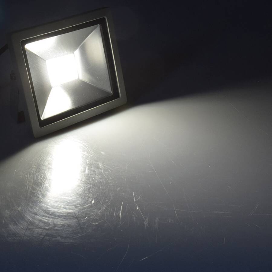 LED-Fluter SlimLine 22365 Leuchtmittel SMD LED Ausführung - Leistung 30 W Lichtstrom 2100 Lumen Lichtfarbe 4000 K / neut